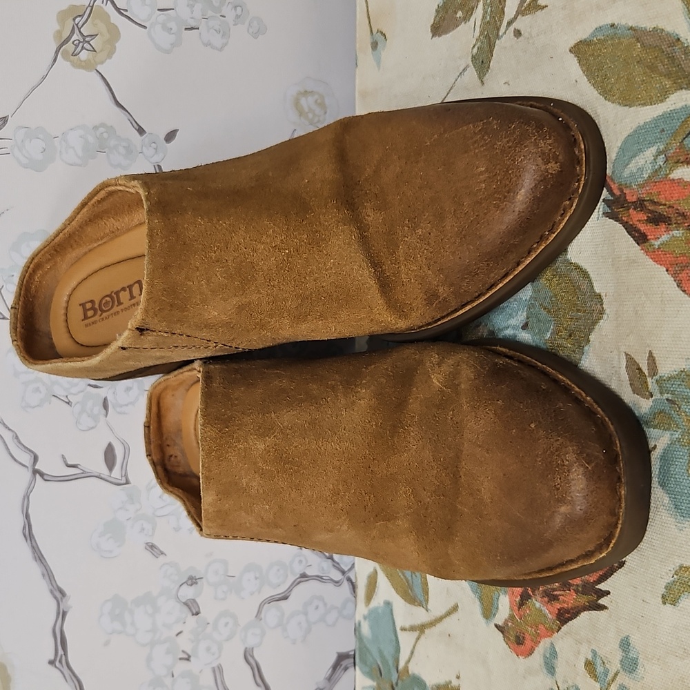Born Womens Tan Suede Slip-On BOOTIES Size 7